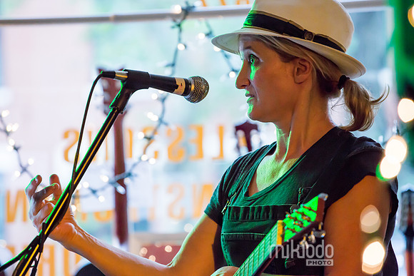 Jill Sobule at Guitar Bar Jr. Hoboken