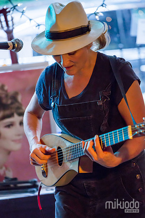 Jill Sobule at Guitar Bar Jr. Hoboken