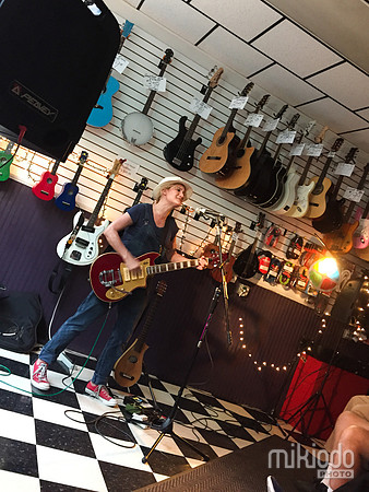 Jill Sobule at Guitar Bar Jr. Hoboken