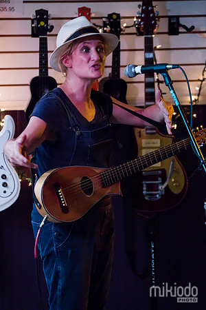 Jill Sobule at Guitar Bar Jr. Hoboken