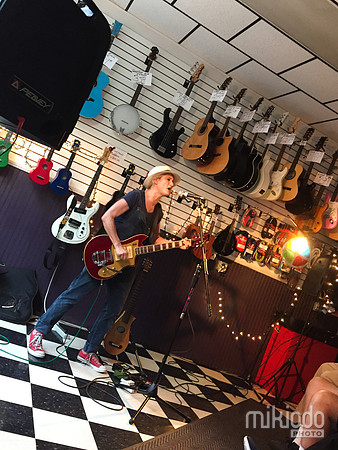 Jill Sobule at Guitar Bar Jr. Hoboken