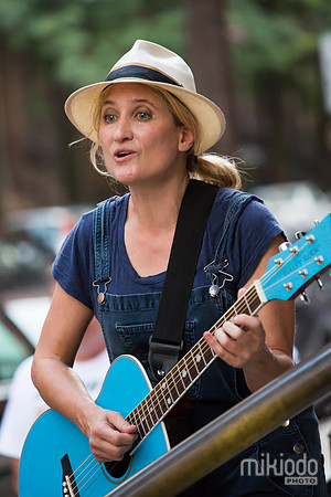 Jill Sobule at Guitar Bar Jr. Hoboken