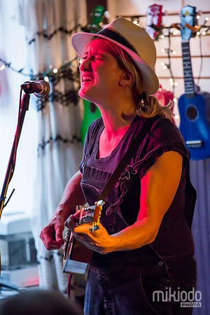 Jill Sobule at Guitar Bar Jr. Hoboken