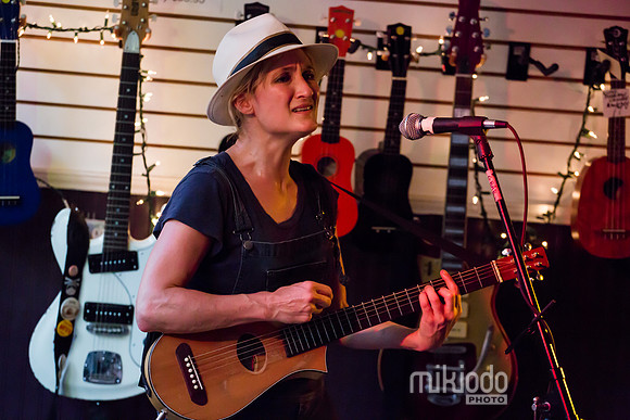 Jill Sobule at Guitar Bar Jr. Hoboken