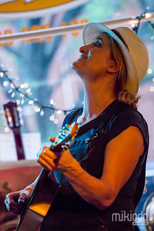Jill Sobule at Guitar Bar Jr. Hoboken