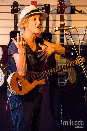 Jill Sobule at Guitar Bar Jr. Hoboken