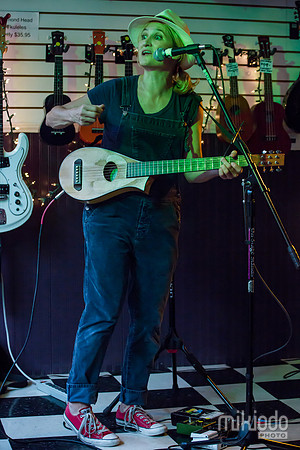 Jill Sobule at Guitar Bar Jr. Hoboken