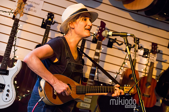Jill Sobule at Guitar Bar Jr. Hoboken