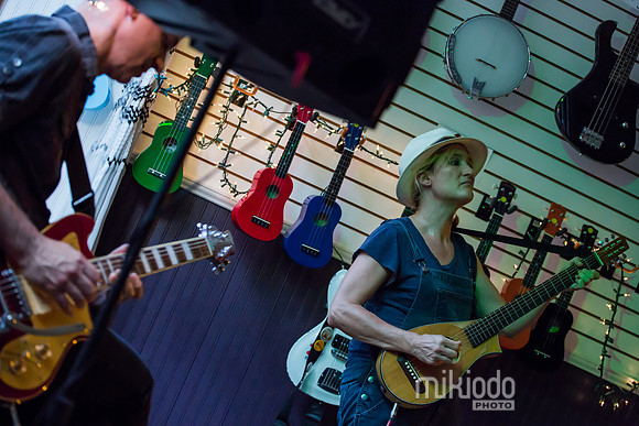 Jill Sobule at Guitar Bar Jr. Hoboken