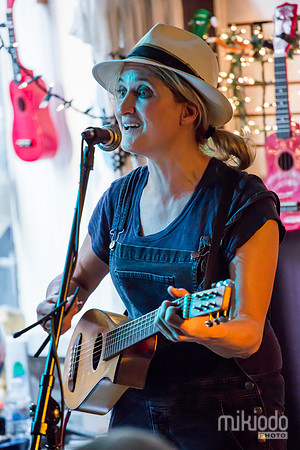 Jill Sobule at Guitar Bar Jr. Hoboken