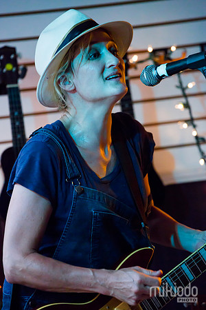 Jill Sobule at Guitar Bar Jr. Hoboken