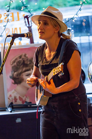 Jill Sobule at Guitar Bar Jr. Hoboken