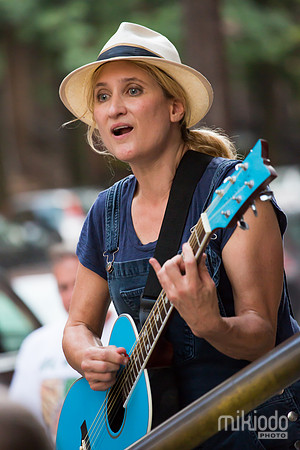 Jill Sobule at Guitar Bar Jr. Hoboken