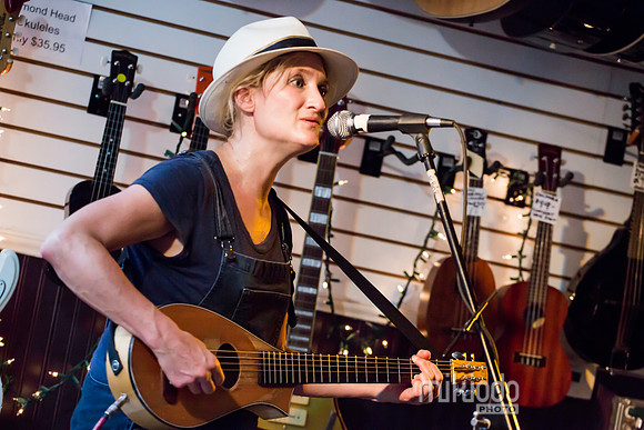 Jill Sobule at Guitar Bar Jr. Hoboken