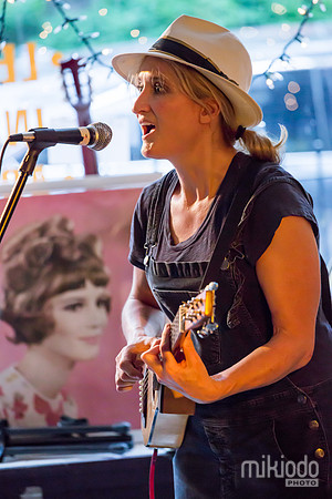 Jill Sobule at Guitar Bar Jr. Hoboken