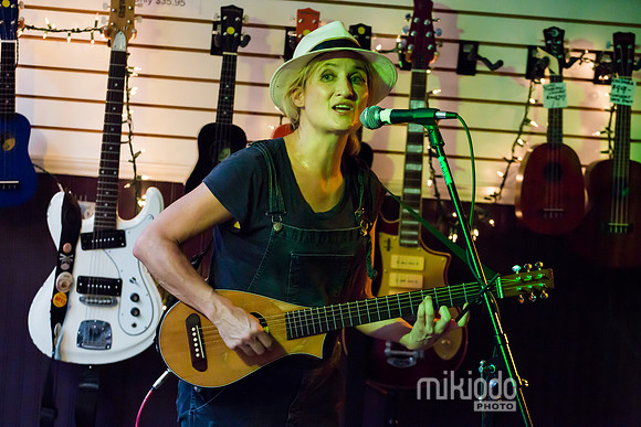 Jill Sobule at Guitar Bar Jr. Hoboken