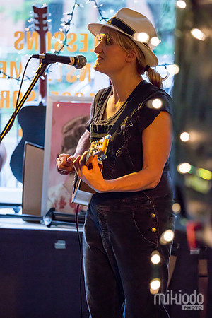 Jill Sobule at Guitar Bar Jr. Hoboken