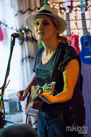 Jill Sobule at Guitar Bar Jr. Hoboken