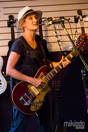 Jill Sobule at Guitar Bar Jr. Hoboken