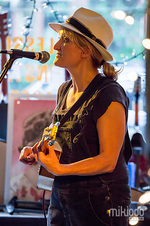 Jill Sobule at Guitar Bar Jr. Hoboken