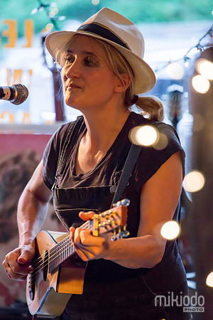 Jill Sobule at Guitar Bar Jr. Hoboken