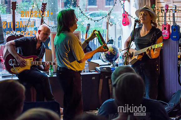 Jill Sobule at Guitar Bar Jr. Hoboken