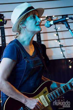 Jill Sobule at Guitar Bar Jr. Hoboken