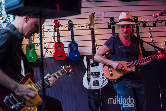 Jill Sobule at Guitar Bar Jr. Hoboken
