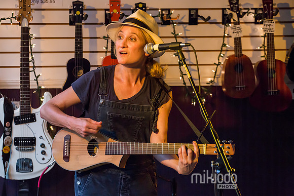 Jill Sobule at Guitar Bar Jr. Hoboken